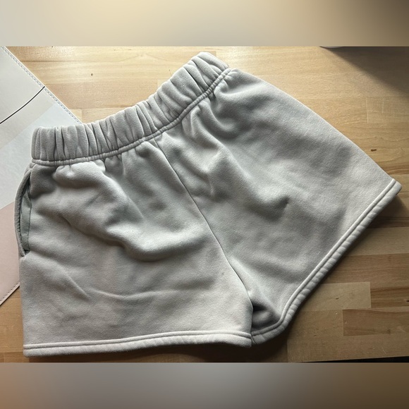 Kamo Fitness comfy shorts - Picture 2 of 3